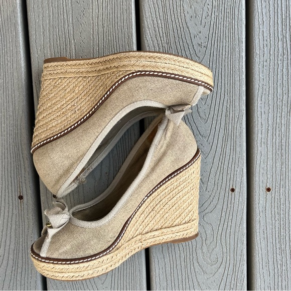 Tory Burch Shoes Tory Burch Jackie Wedge Tan, size 7B, GUC - Picture 4 of 10
